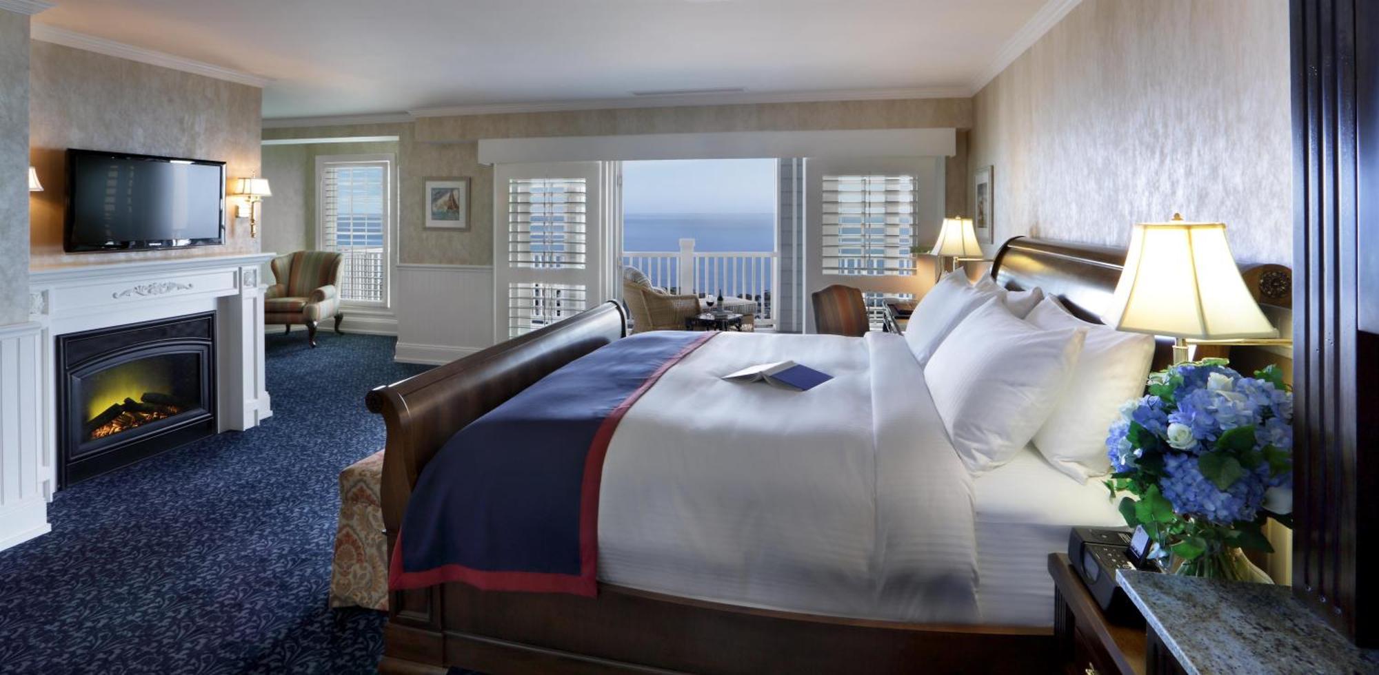 King Room Balcony Chaise Lounges